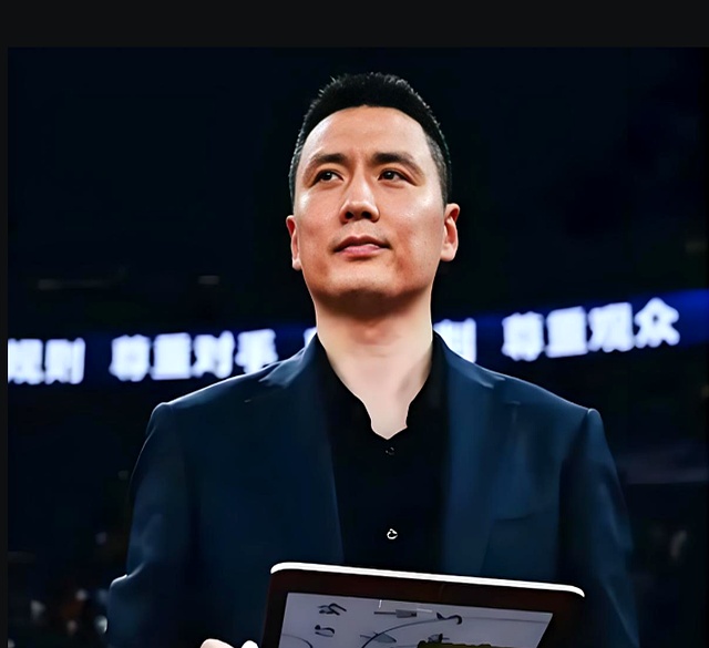 勇士观众热烈欢呼！，德布劳内迎来十五赛季出色发挥比赛高潮迭起(曼城队德布劳内)